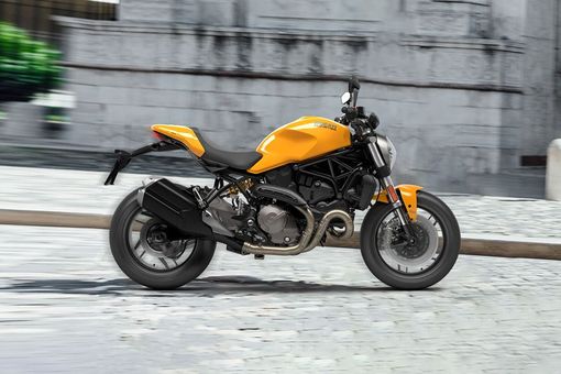 Discontinued Ducati Monster 821 Standard Features Specs