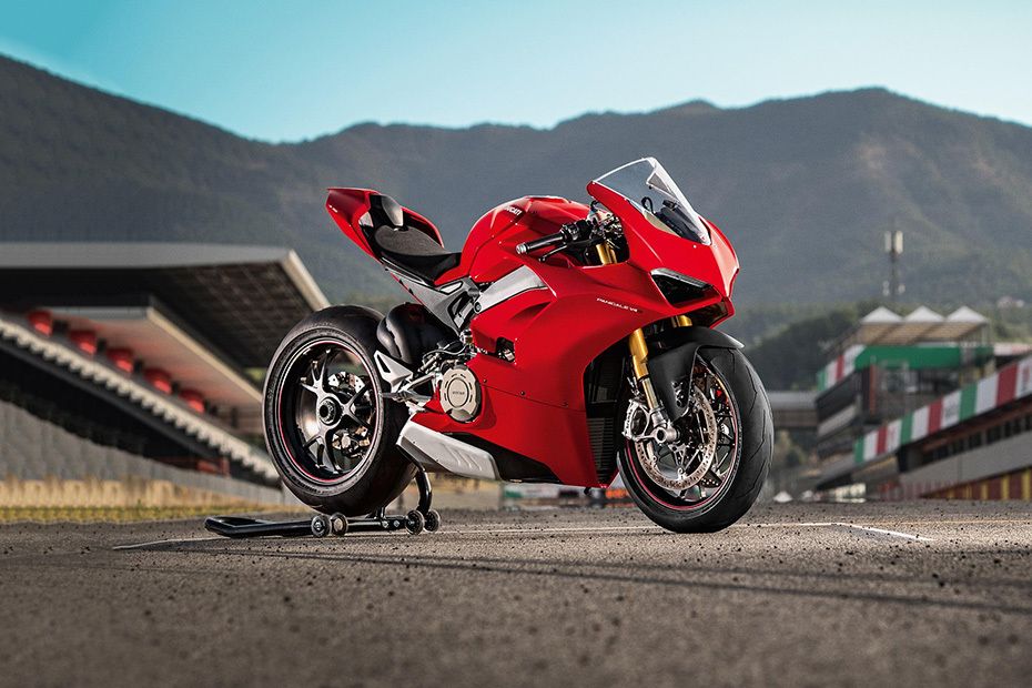 Ducati Panigale V4 2023 Images & Wallpapers - Panigale V4 2023 Color Photos