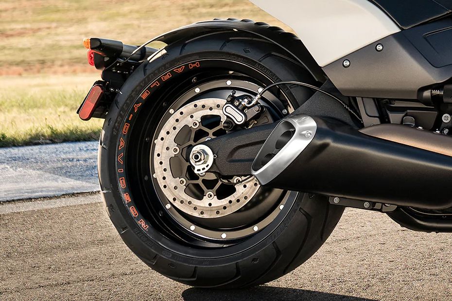 Harley-Davidson FXDR 114 Exhaust View Harley-Davidson FXDR 114 Exhaust View