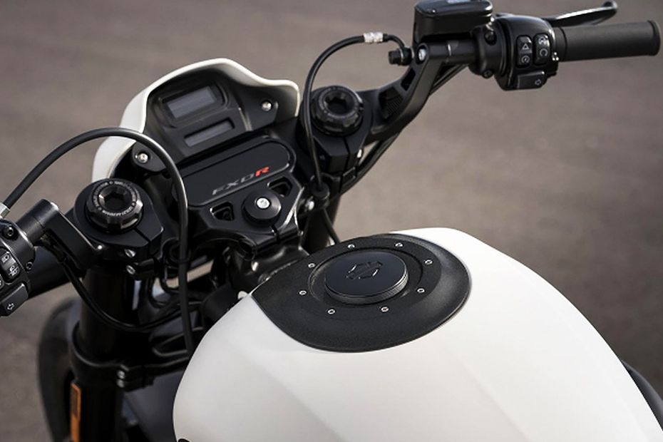Power outlet Harley-Davidson FXDR 114 Power outlet Harley-Davidson FXDR 114