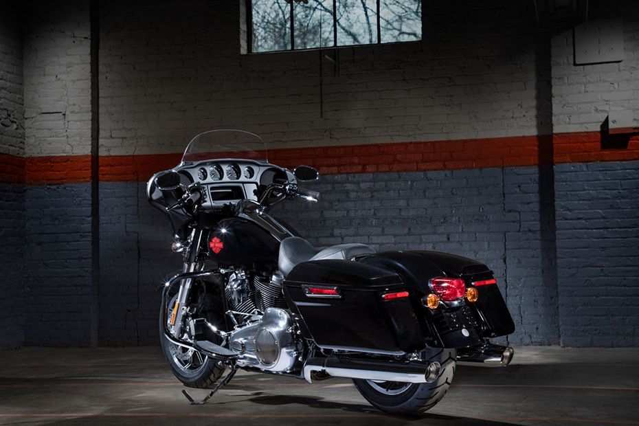 Harley-Davidson Electra Glide Slant Back Side View Left Harley-Davidson Electra Glide Slant Back Side View Left