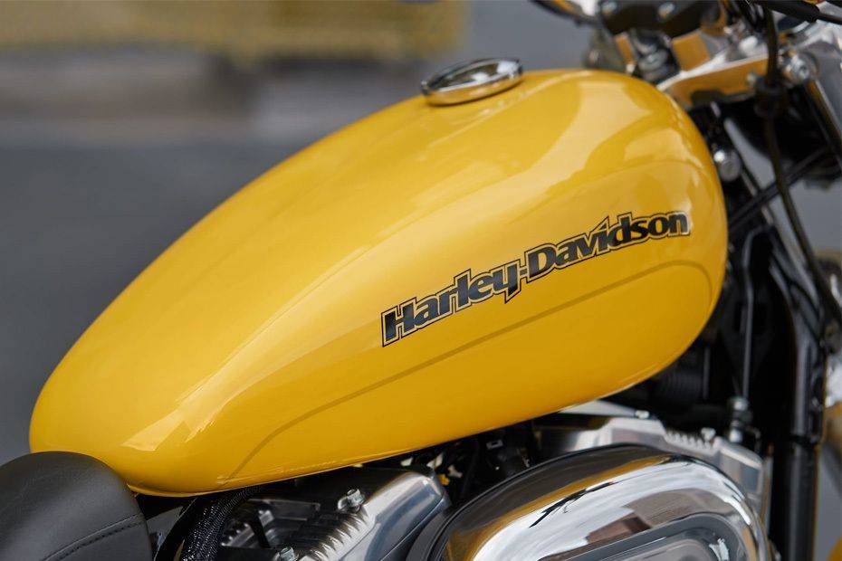 Harley-Davidson SuperLow Fuel Tank View Harley-Davidson SuperLow Fuel Tank View