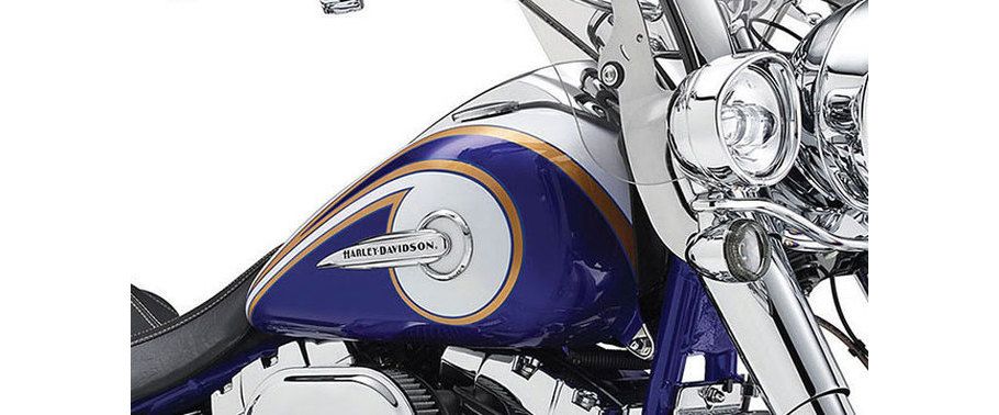 Harley-Davidson CVO Softail Deluxe Fuel Tank View Harley-Davidson CVO Softail Deluxe Fuel Tank View