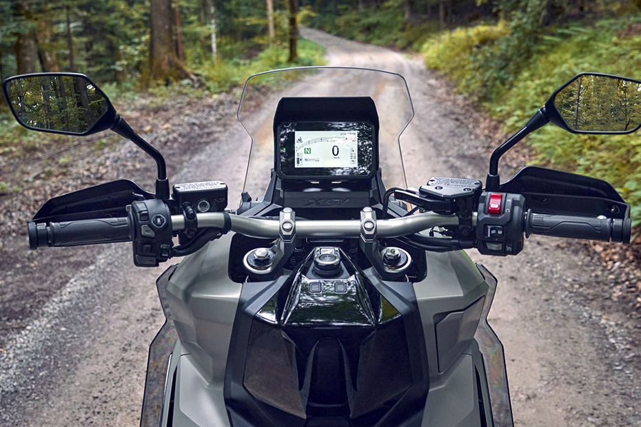 Honda X-ADV Handle Bar View Honda X-ADV Handle Bar View