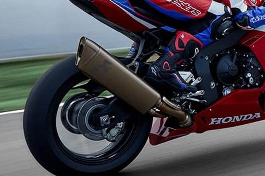 Honda CBR1000RR-R Exhaust View Honda CBR1000RR-R Exhaust View