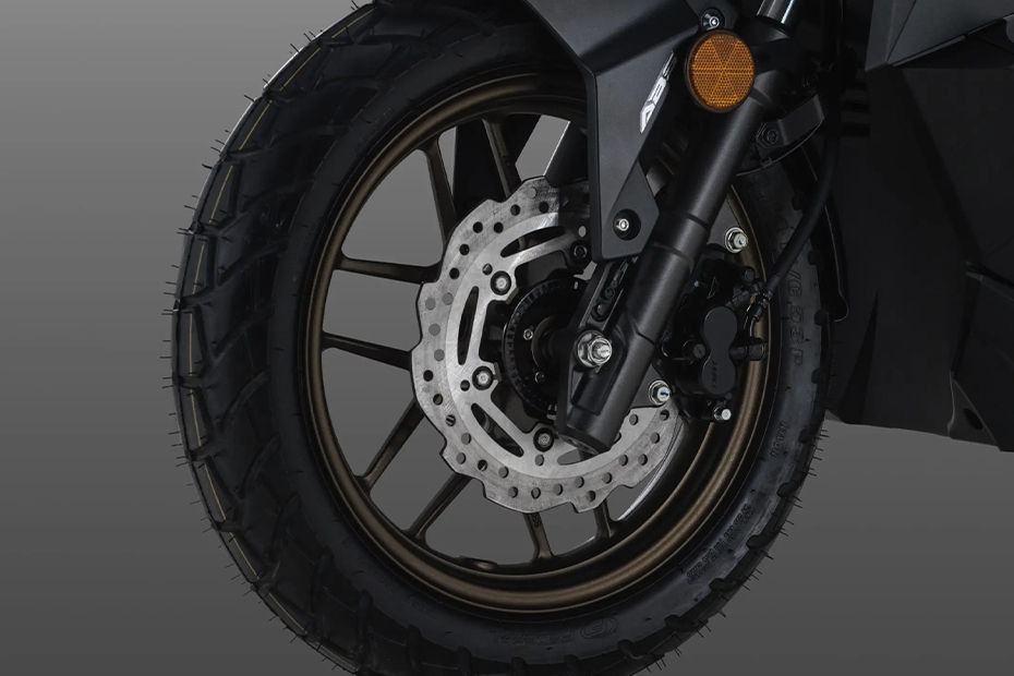 Honda ADV160 Leg Spacescooter