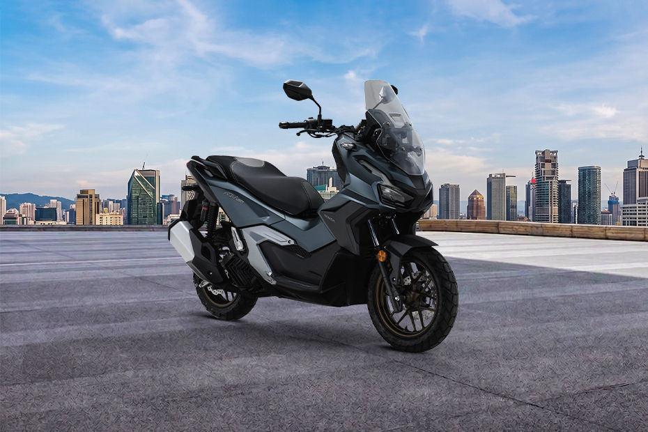 Honda ADV160 Slant Rear View Full Image