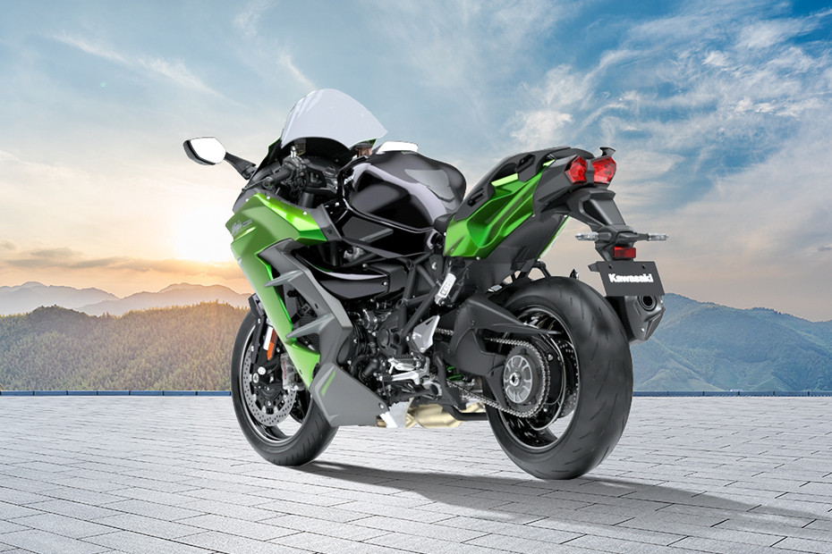 Kawasaki Ninja H2SX Slant Back Side View Right Kawasaki Ninja H2SX Slant Back Side View Right