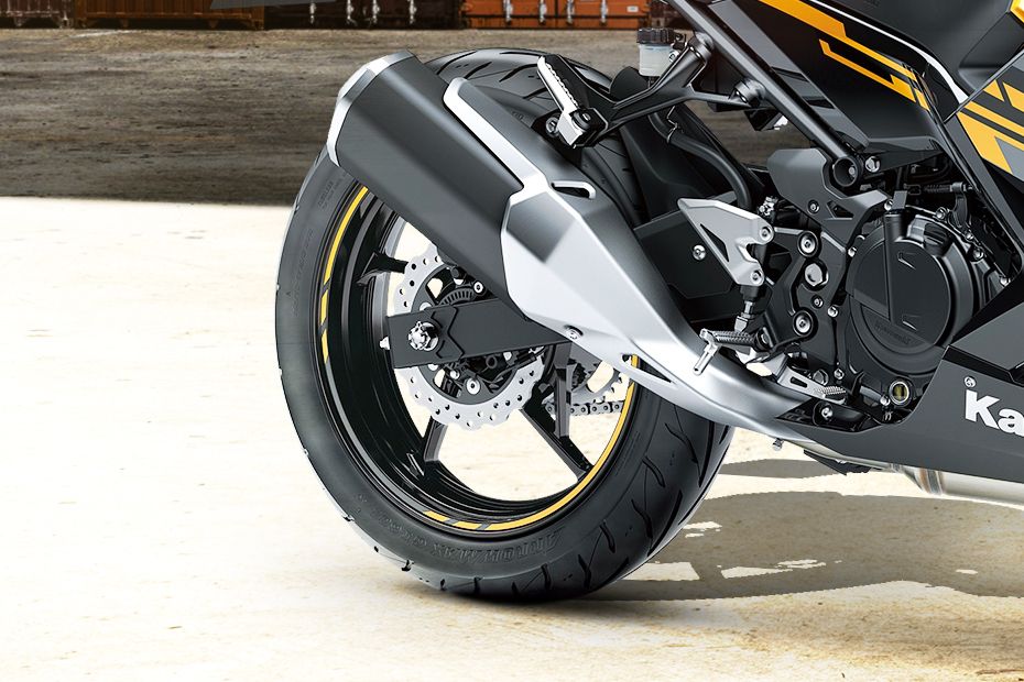 Kawasaki Ninja 250 Rear Tyre Kawasaki Ninja 250 Rear Tyre
