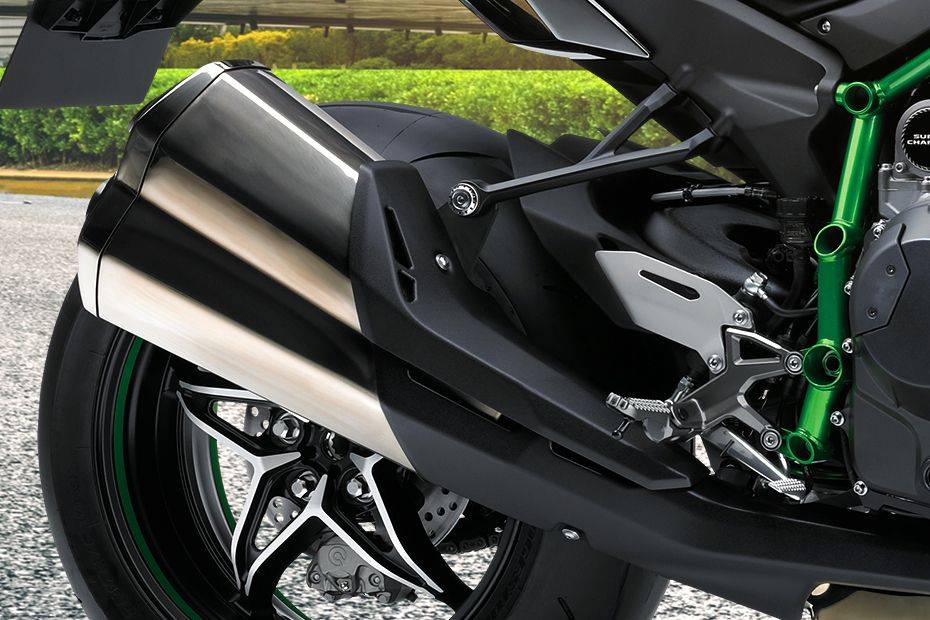 Kawasaki Ninja H2 Exhaust View Kawasaki Ninja H2 Exhaust View