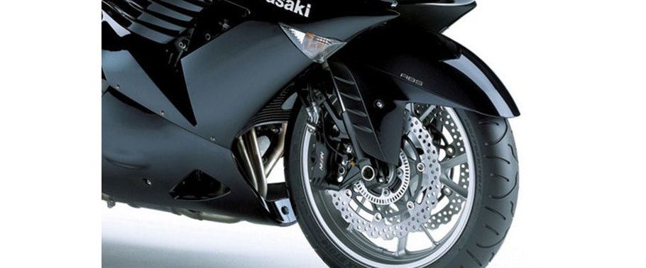 Kawasaki Ninja ZZR1400 Front Tyre View