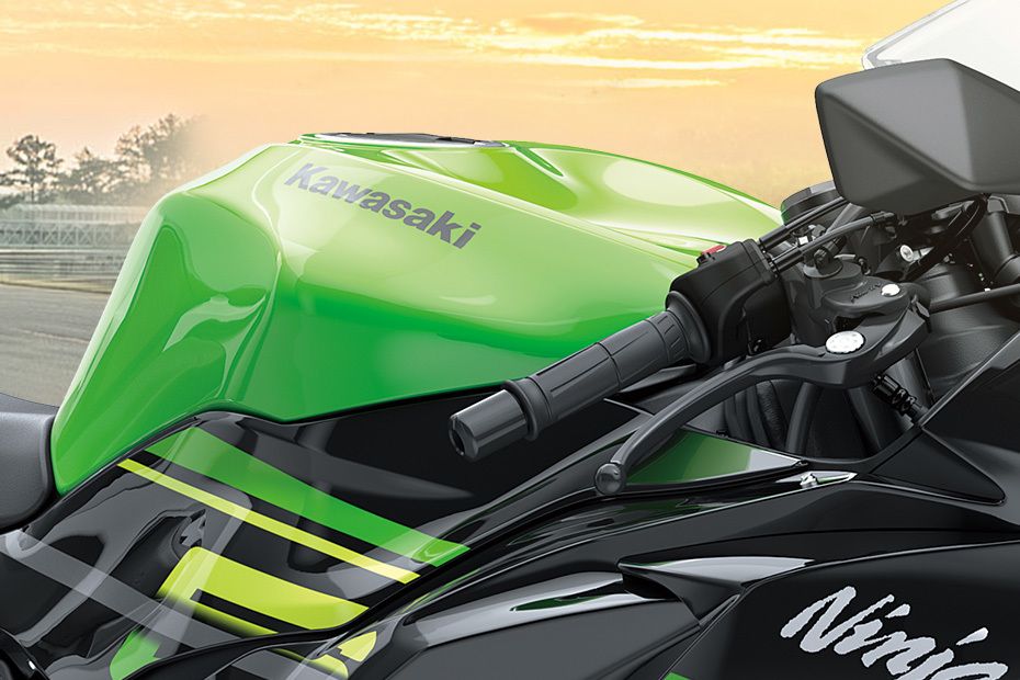 Kawasaki Ninja ZX-6R Fuel Tank View Kawasaki Ninja ZX-6R Fuel Tank View