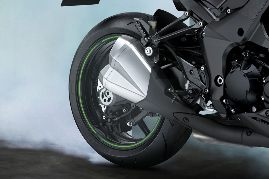 Kawasaki Z 1000 Rear Tyre Kawasaki Z 1000 Rear Tyre