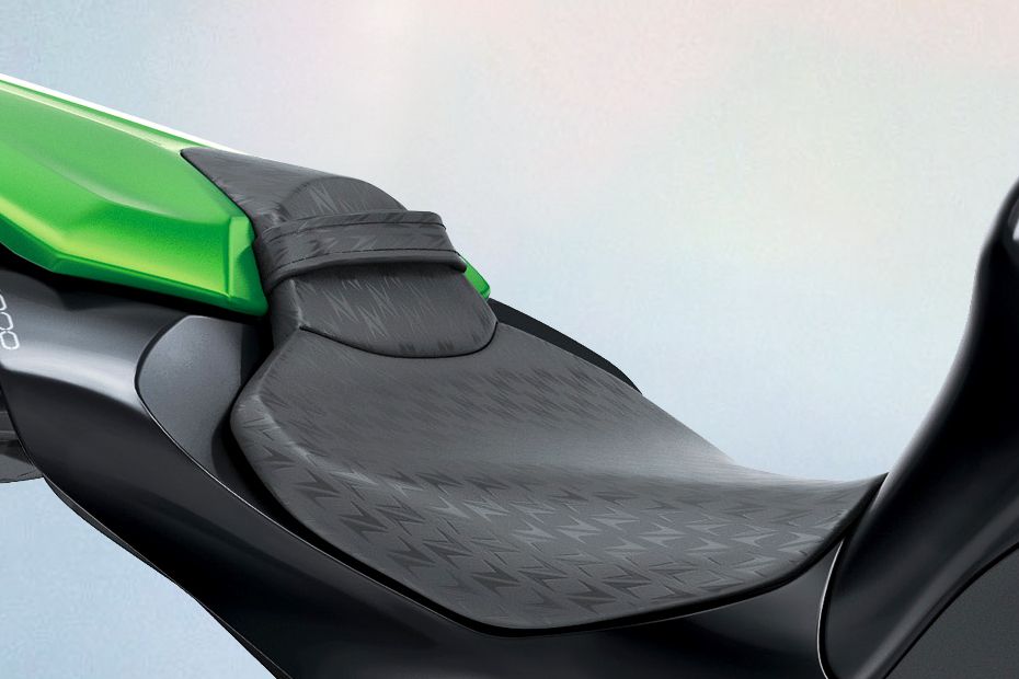 Kawasaki Z 1000 Rider Seat View Kawasaki Z 1000 Rider Seat View