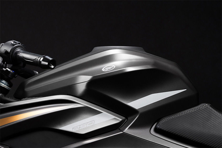 Keeway RKR 250 Fuel Tank View