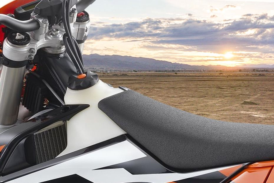 KTM 450 EXC-F (2016-2018) Fuel Tank View KTM 450 EXC-F (2016-2018) Fuel Tank View
