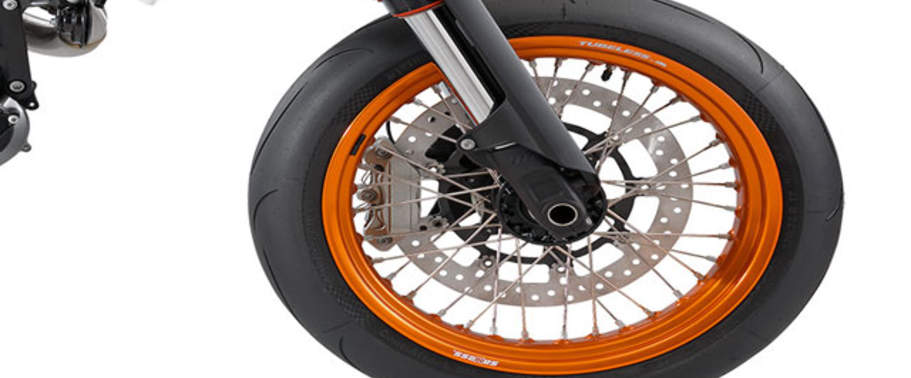 KTM 690 SMC R, Malaysia Price, Specs & August Promos