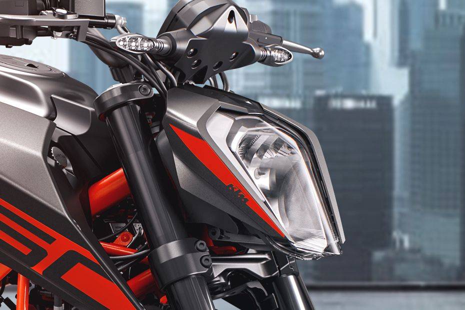 KTM 250 Duke Head Light View KTM 250 Duke Head Light View