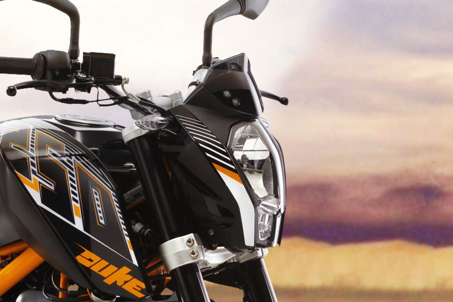 KTM 250 Duke Head Light View KTM 250 Duke Head Light View