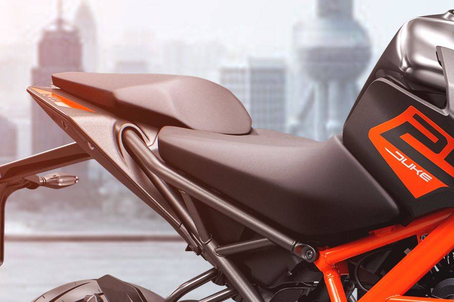 KTM 250 Duke Rider Seat View KTM 250 Duke Rider Seat View