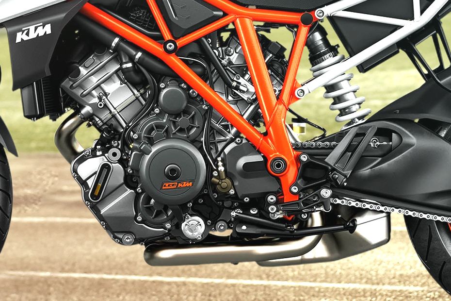 KTM 1290 Super Duke R Engine View KTM 1290 Super Duke R Engine View