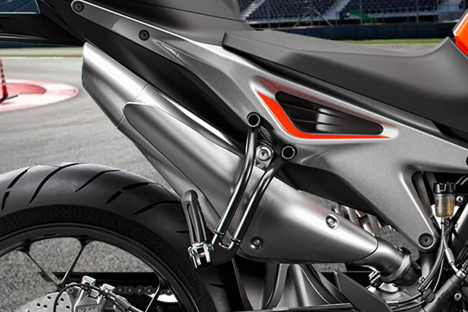 KTM Duke 790 Exhaust View KTM Duke 790 Exhaust View