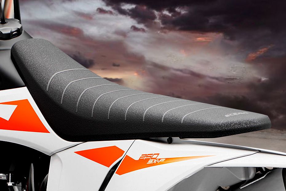 KTM 250 SX-F Rider Seat View KTM 250 SX-F Rider Seat View