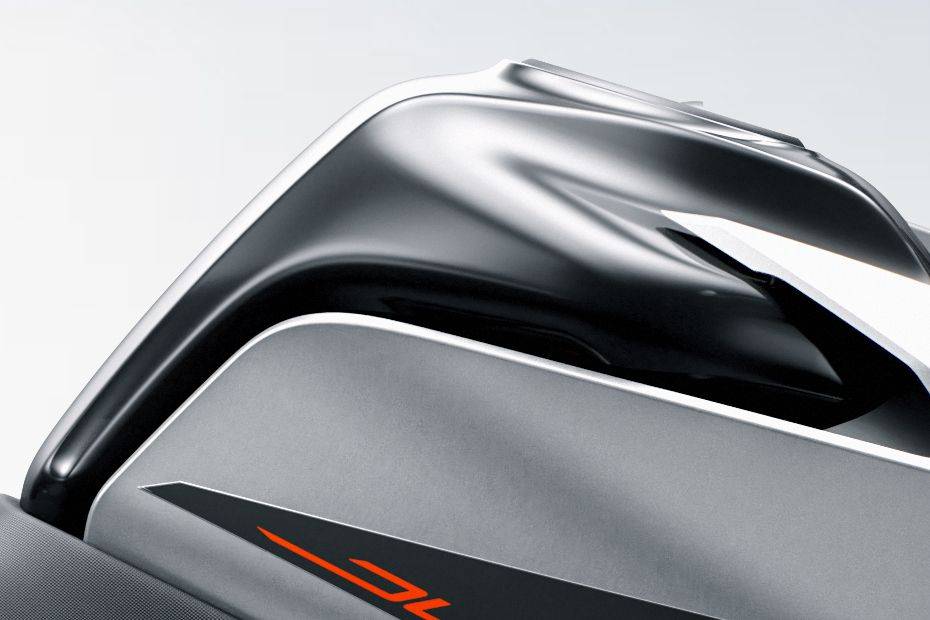 KTM 390 Duke Fuel Tank View KTM 390 Duke Fuel Tank View
