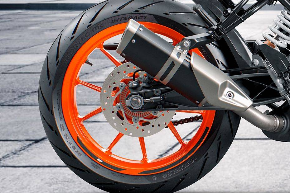 KTM 390 Duke Rear Tyre KTM 390 Duke Rear Tyre