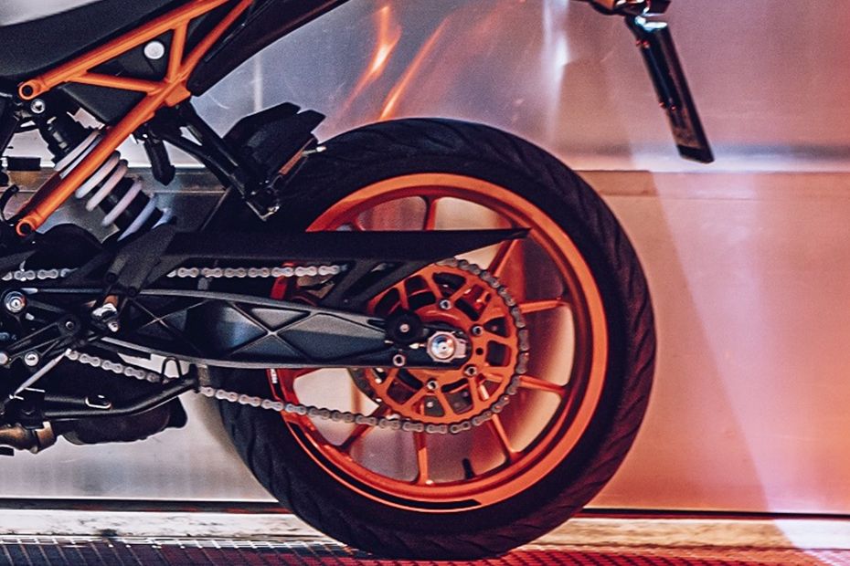 KTM Duke 200 Rear Tyre KTM Duke 200 Rear Tyre