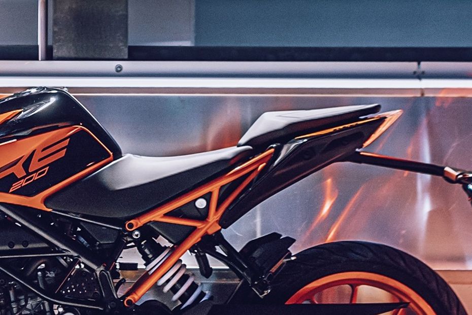 KTM Duke 200 Rider Seat View KTM Duke 200 Rider Seat View