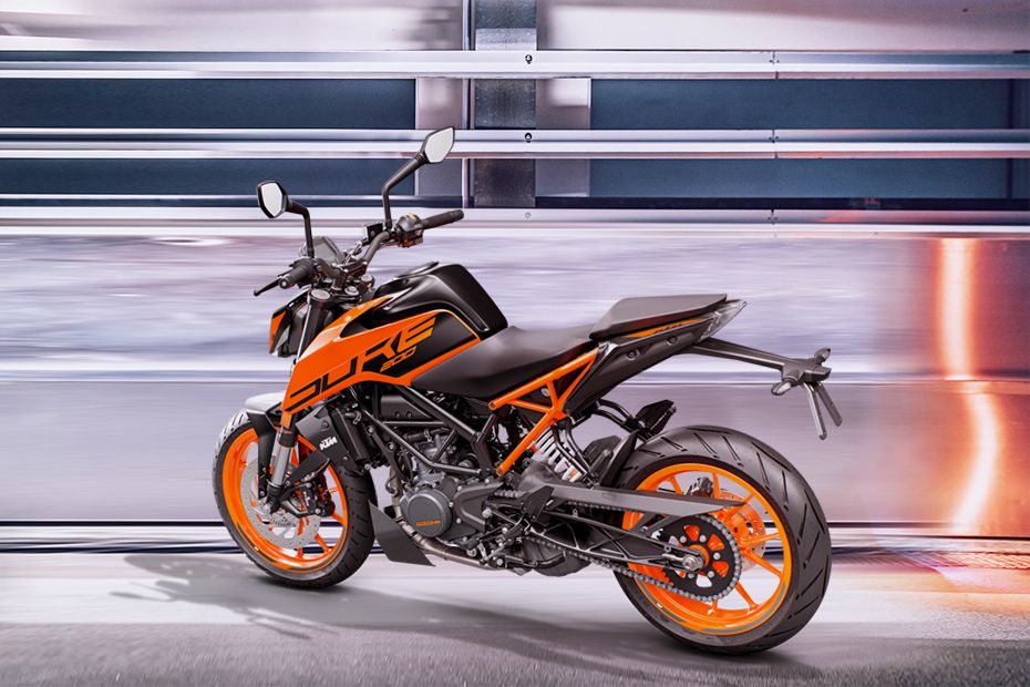KTM Duke 200 Slant Back Side View Right KTM Duke 200 Slant Back Side View Right