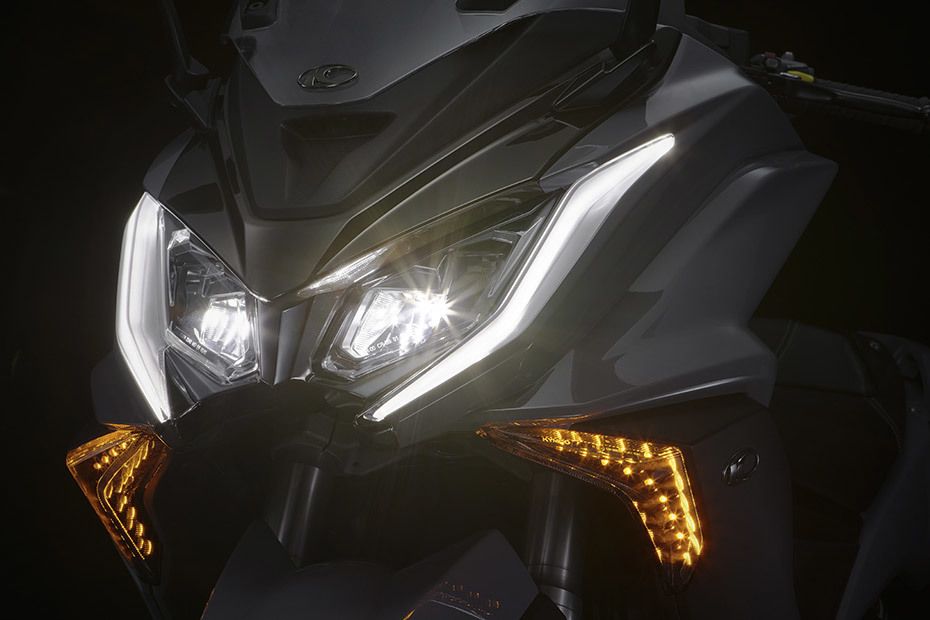Kymco AK 550i Head Light View