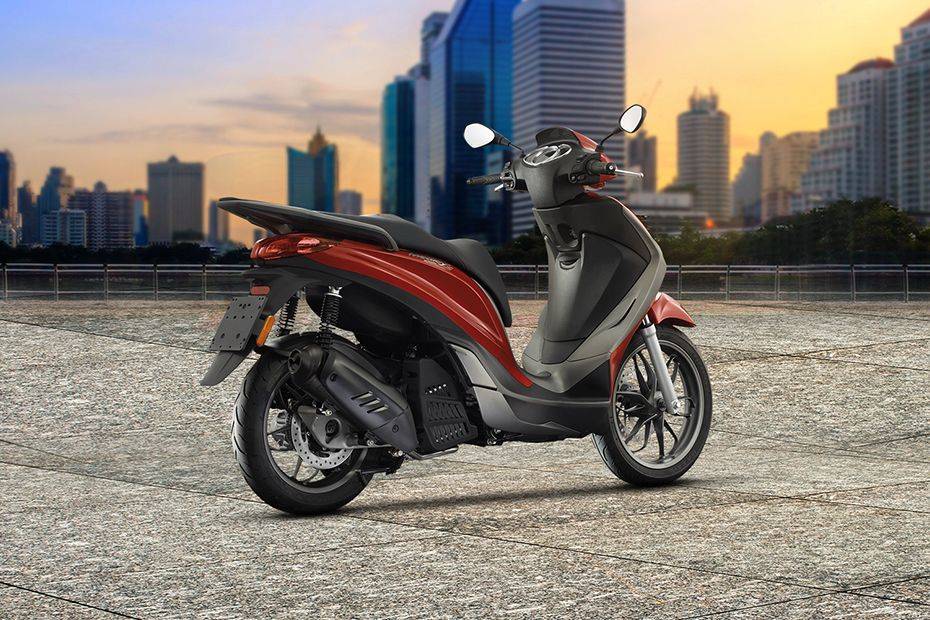 Piaggio Medley S 150 Back Side View Piaggio Medley S 150 Back Side View