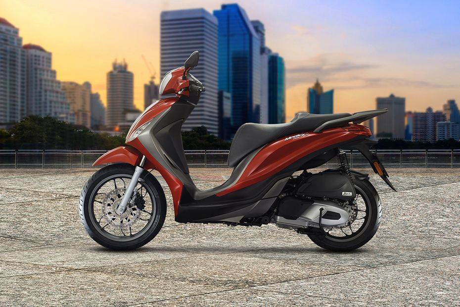 Piaggio Medley S 150 Left Side View Full Image Piaggio Medley S 150 Left Side View Full Image