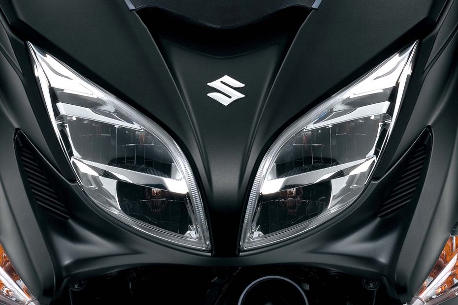 Suzuki Burgman 400 Head Light View Suzuki Burgman 400 Head Light View