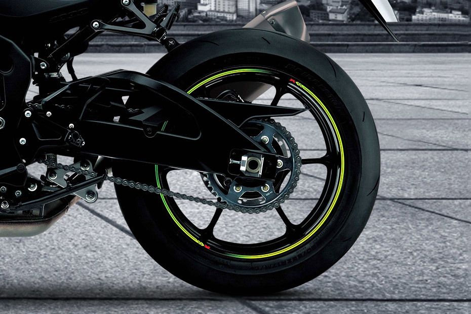 Suzuki GSX-R 1000 Rear Tyre Suzuki GSX-R 1000 Rear Tyre