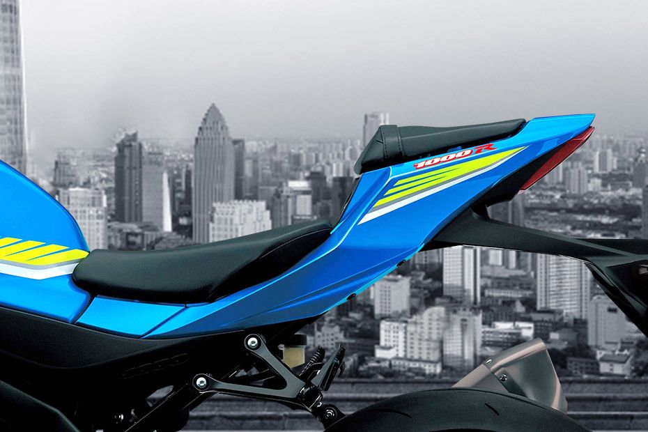 Suzuki GSX-R 1000 Tyre Width View Suzuki GSX-R 1000 Tyre Width View