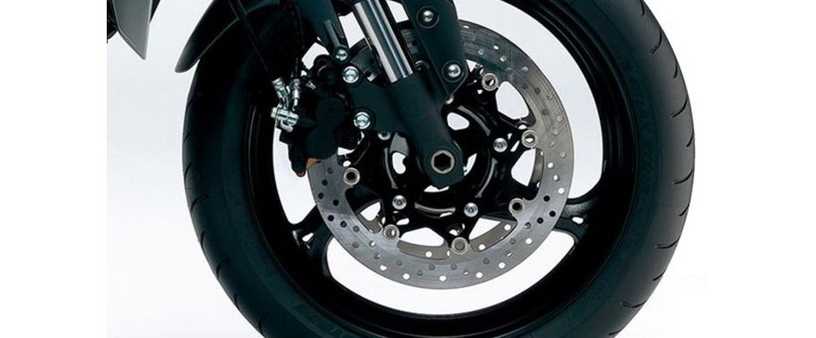 Suzuki GSR-750 Front Brake
