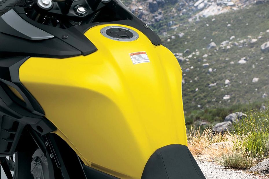 Suzuki V-Strom 650 Fuel Tank View Suzuki V-Strom 650 Fuel Tank View