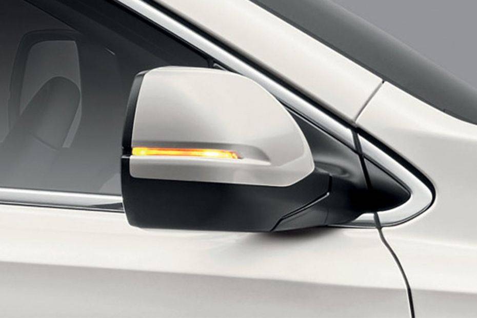 Honda CR-V Drivers Side Mirror Front Angle Honda CR-V Drivers Side Mirror Front Angle