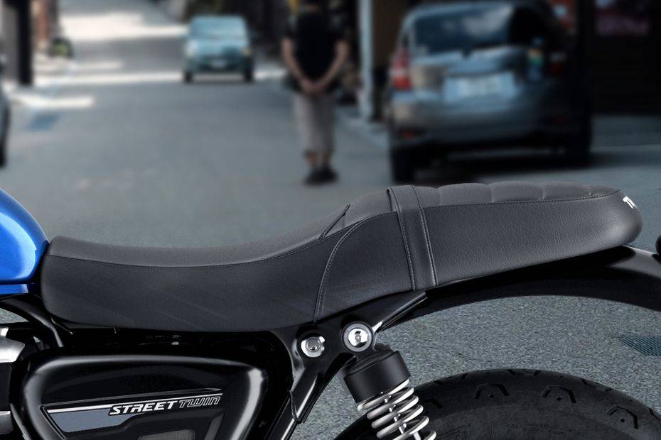 Triumph Street Twin Rider Seat View Triumph Street Twin Rider Seat View