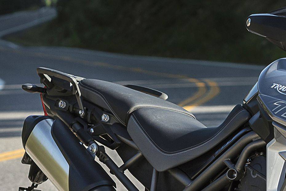 Triumph Tiger 800 Rider Seat View Triumph Tiger 800 Rider Seat View