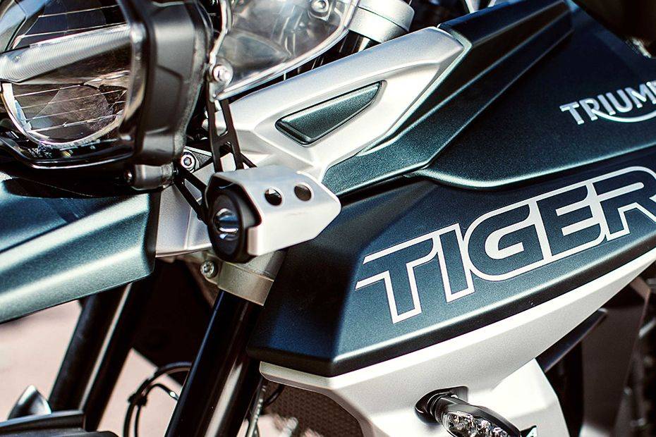 Triumph Tiger 800 Side Indicators Front Triumph Tiger 800 Side Indicators Front