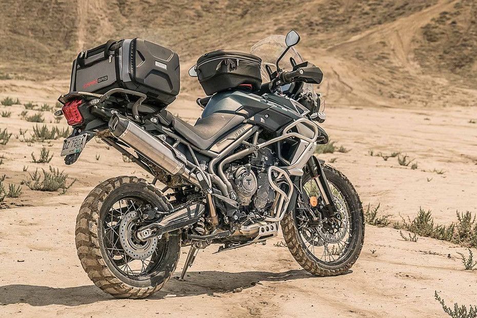 Triumph Tiger 800 2018 Back Side View Triumph Tiger 800 2018 Back Side View