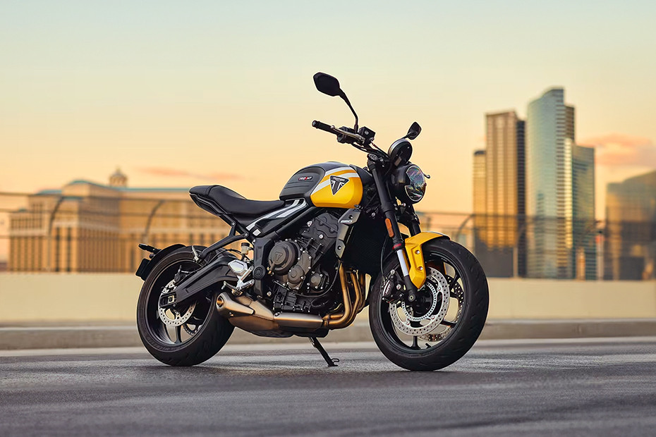 Triumph Trident 660 Slant Rear View Full Image