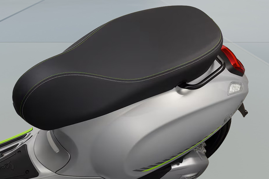 Vespa Sprint 150 Rider Seat View Vespa Sprint 150 Rider Seat View