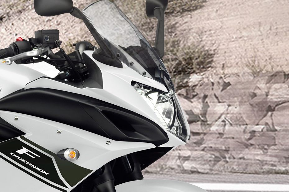 Yamaha XJ6 Diversion F Head Light View Yamaha XJ6 Diversion F Head Light View