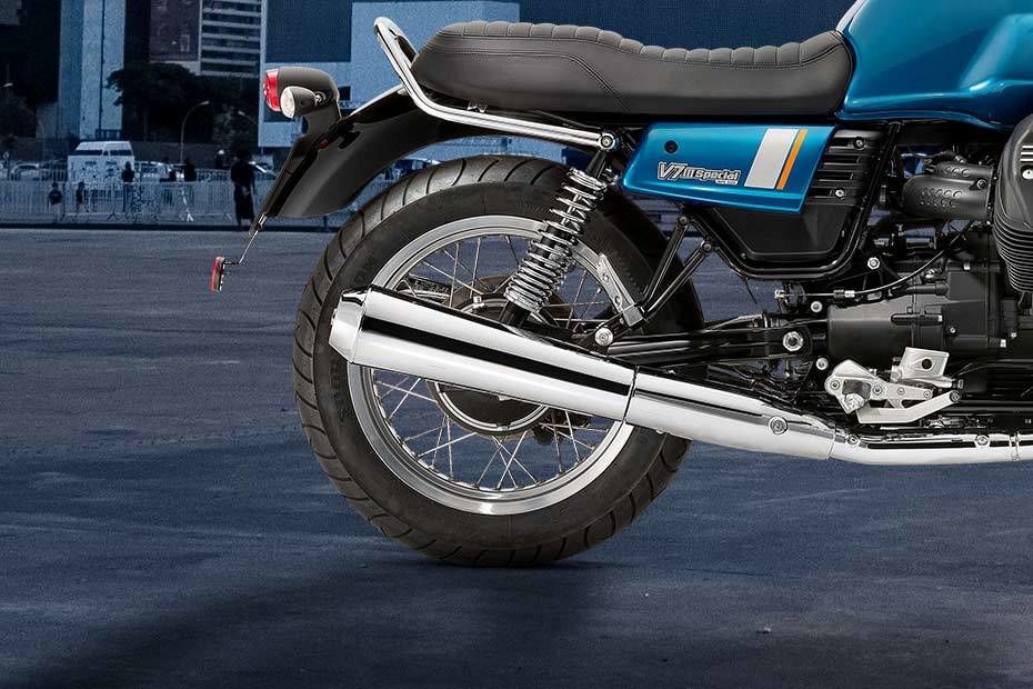 Moto Guzzi V7 III Exhaust View Moto Guzzi V7 III Exhaust View