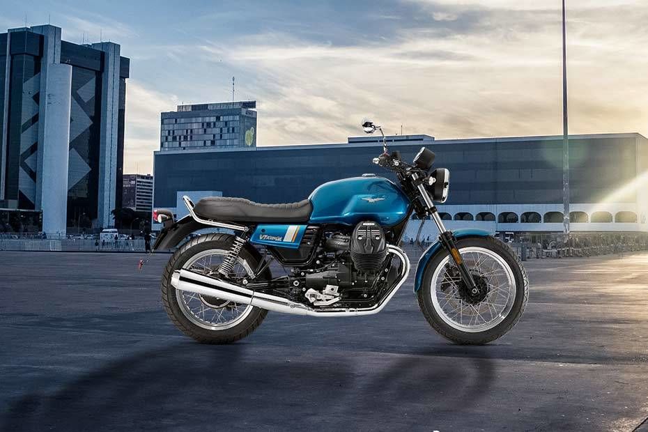 Moto Guzzi V7 III Right Side Viewfull Image Moto Guzzi V7 III Right Side Viewfull Image